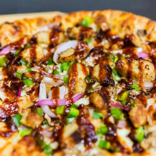 Barbecue chicken pizza