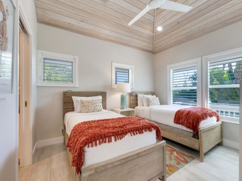 South Seas Beach House 5