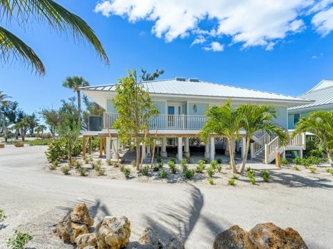 Beach House 32