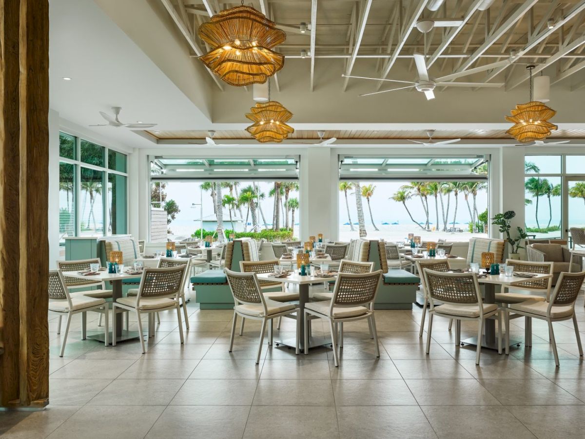 Beach House dining room at South Seas